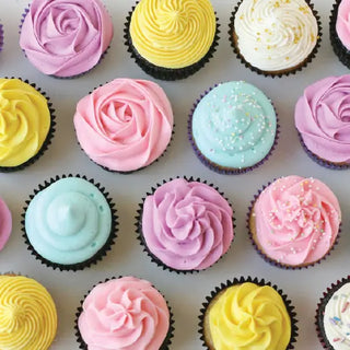 A Dozen Ways to Ice Cupcakes