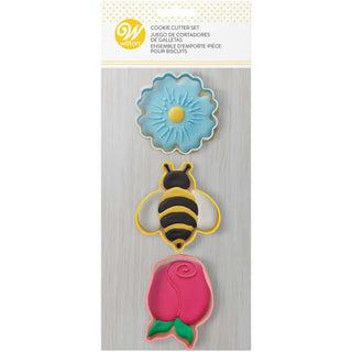 Wilton | flower, bee and rose party supplies | Garden party supplies