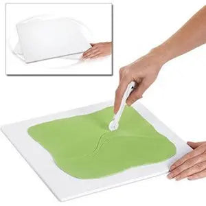 Wilton | cut and spin rotating board | cake decorating party supplies NZ